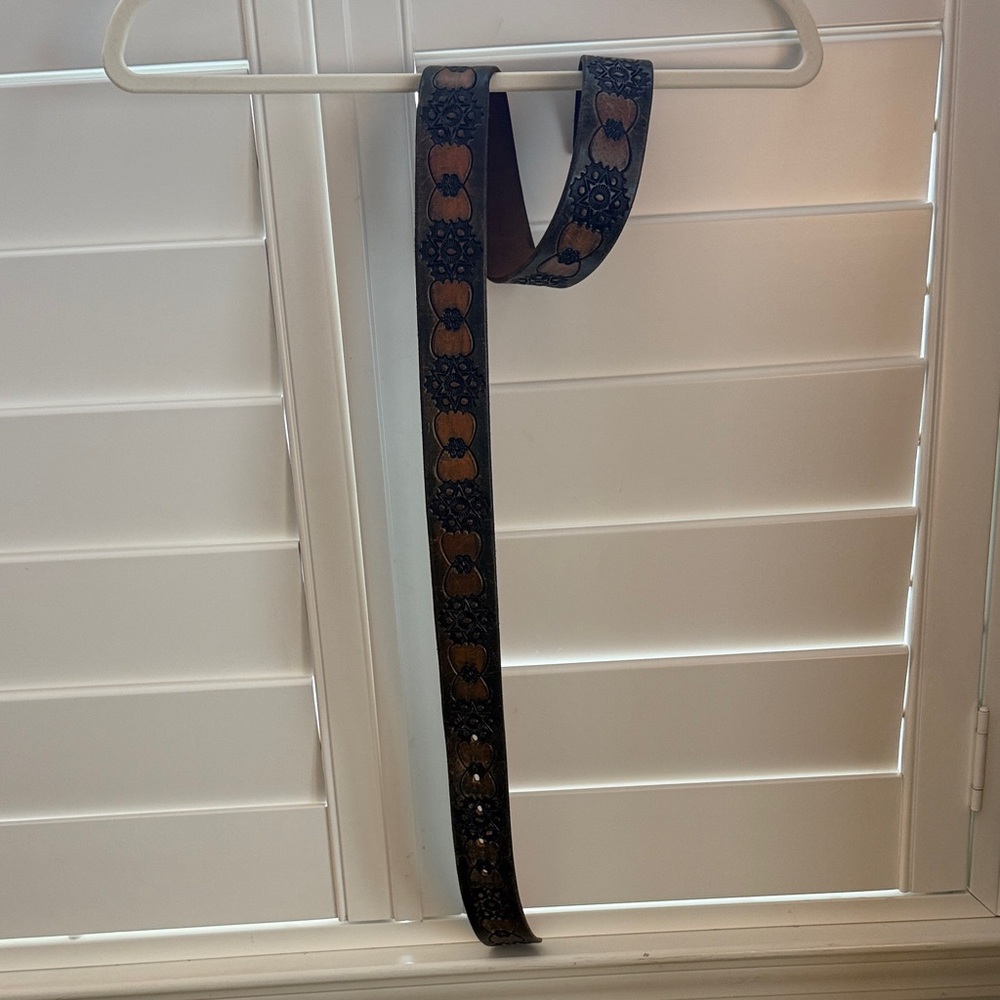 Vintage Brown and Black Western Belt